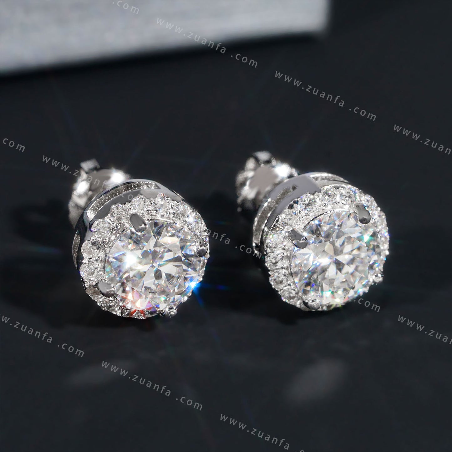 Various Color Moissanite Stud Earring 18K Gold