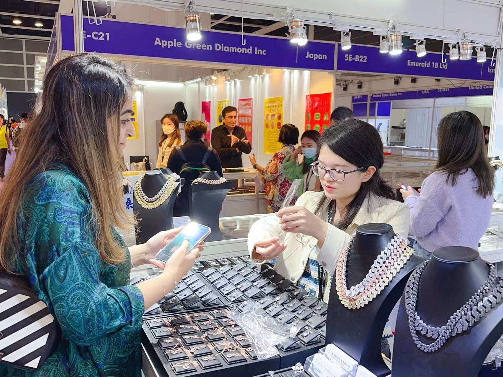 Zuanfa jewelry presentation